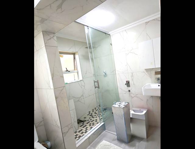 2 BEDROOM APARTMENT FOR SALE IN SYDENHAM